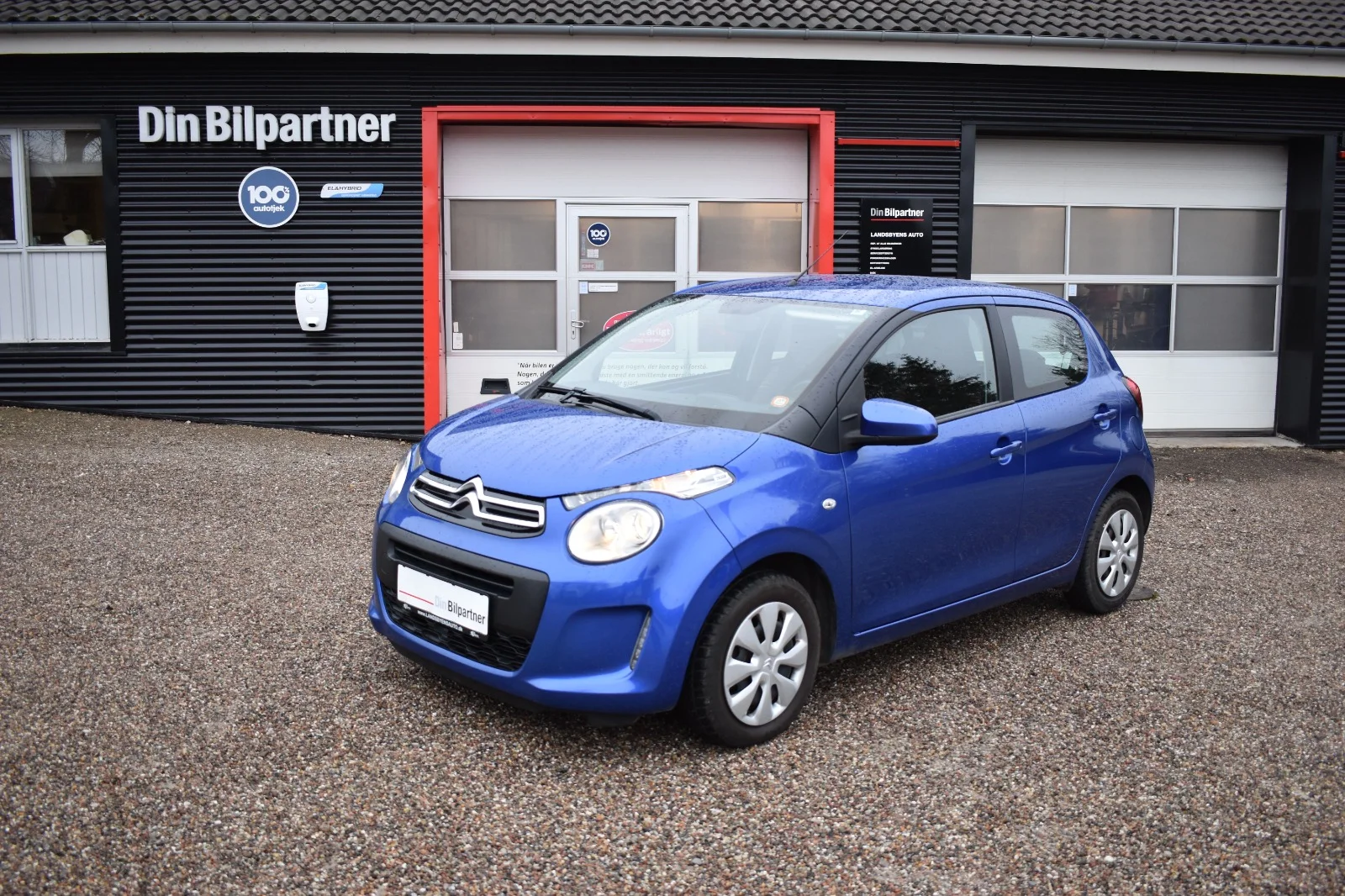 Bilsalg af blå Citroën